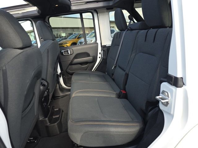 Used 2025 Jeep Wrangler Unlimited Sahara w/ Safety Group AWD/4WD image 32