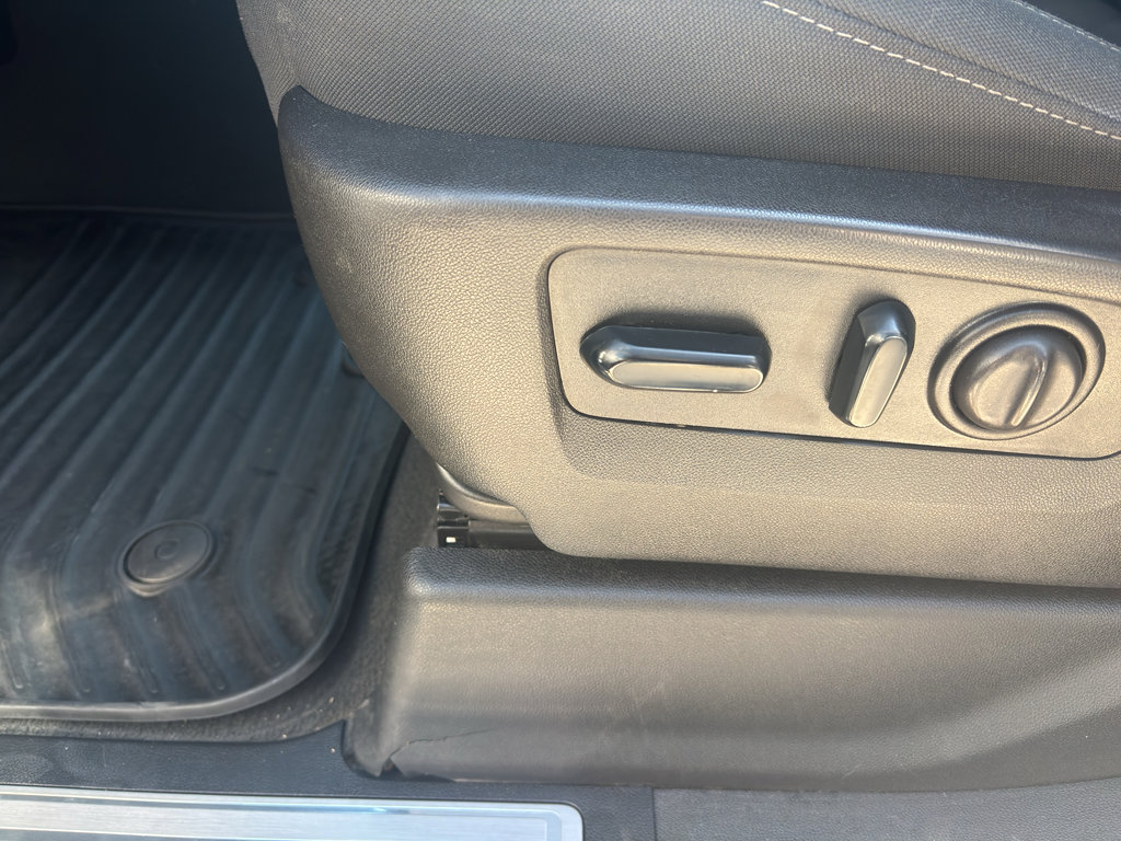 Used 2023 GMC Sierra 3500 SLE w/ SLE Convenience Package AWD/4WD image 10