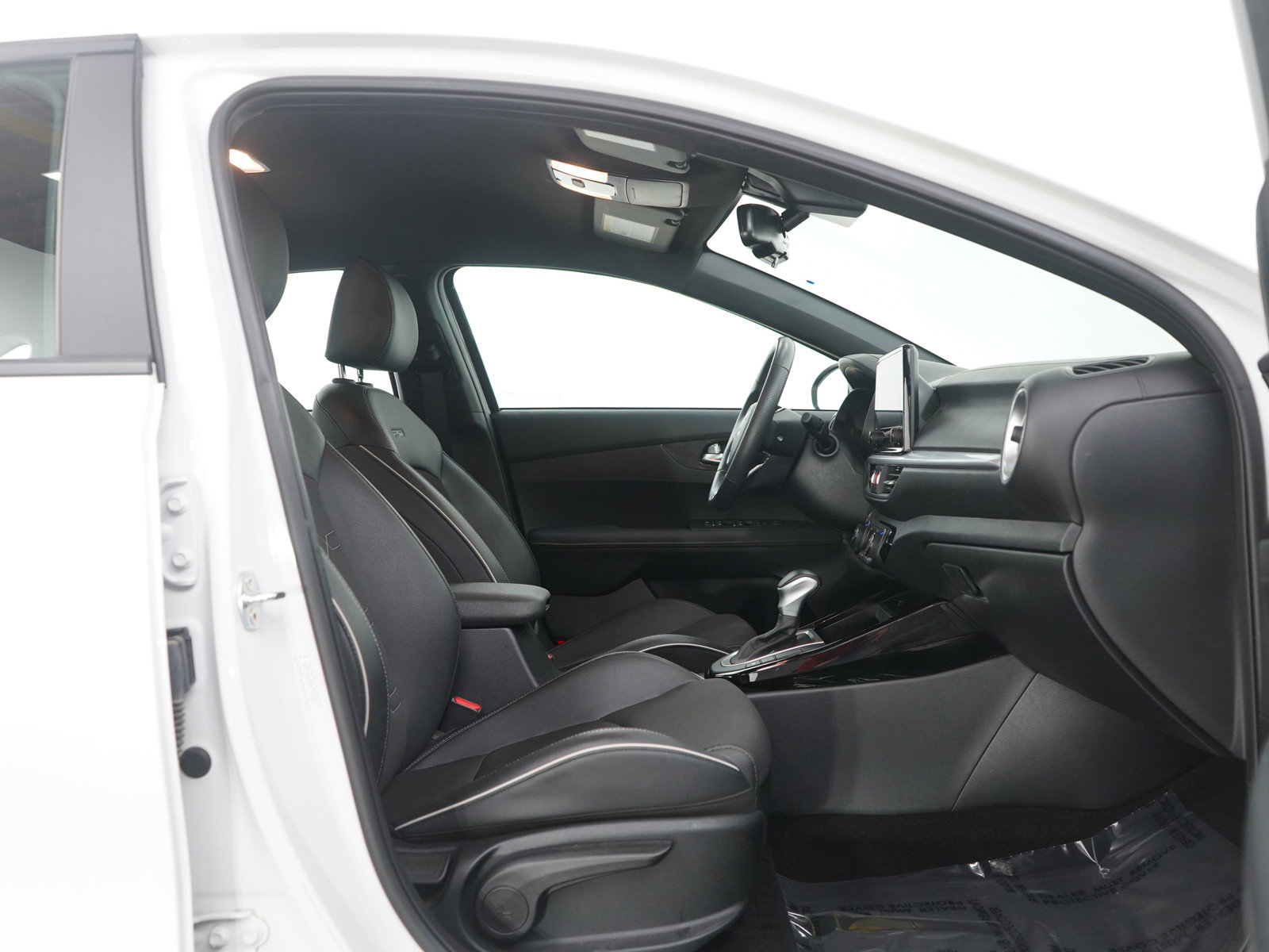 Used 2024 Kia Forte GT-Line image 13