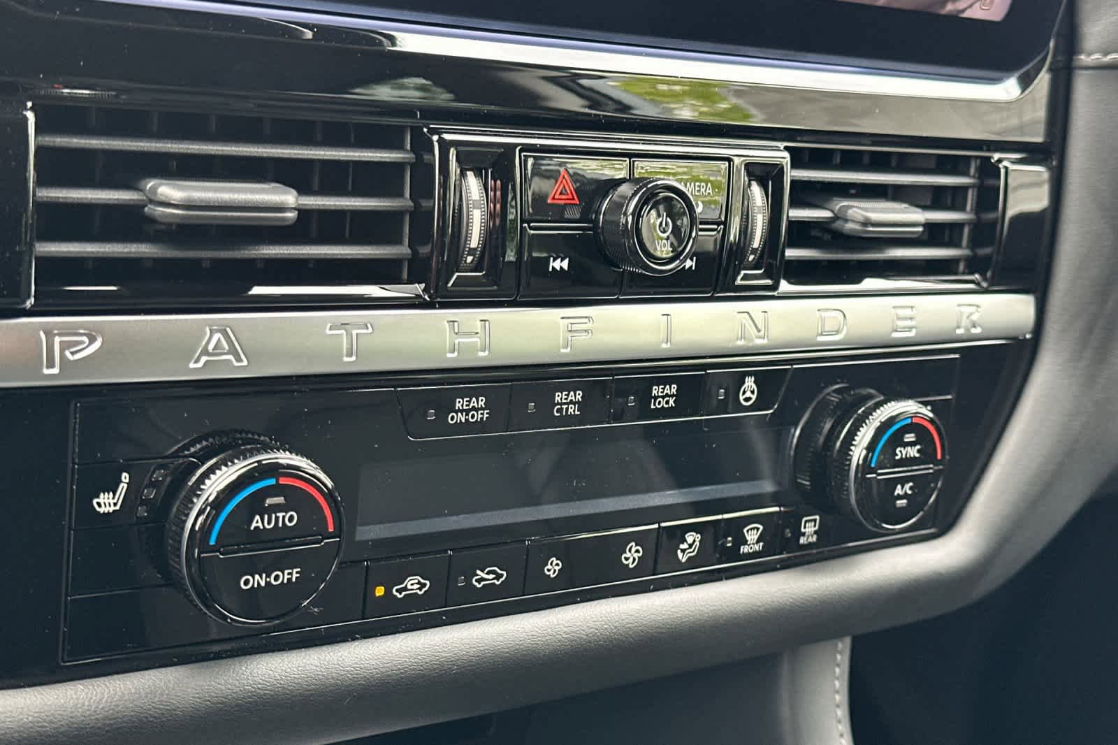 New 2026 Nissan Pathfinder SL AWD/4WD image 21