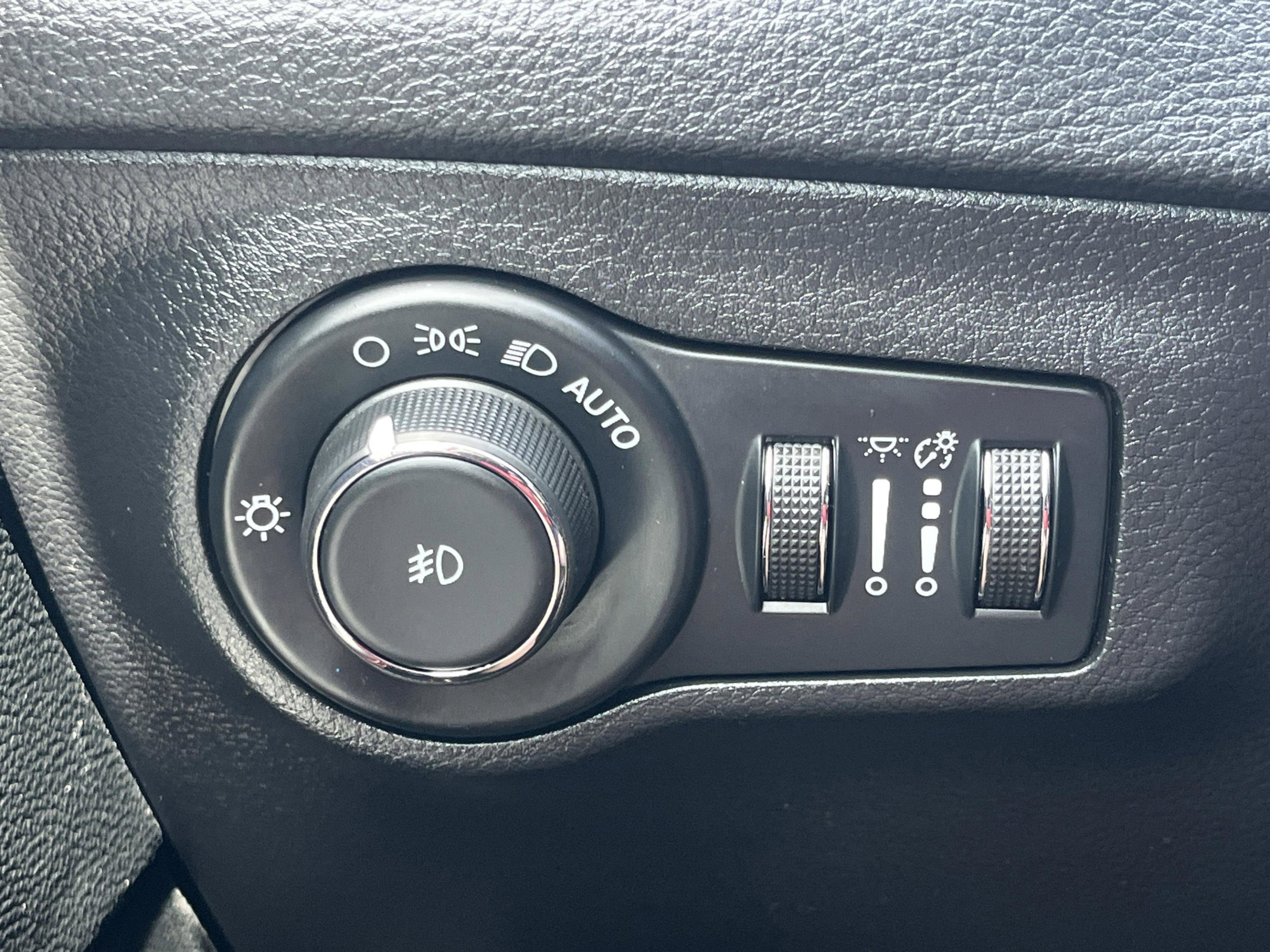 Used 2021 Jeep Compass Trailhawk image 16