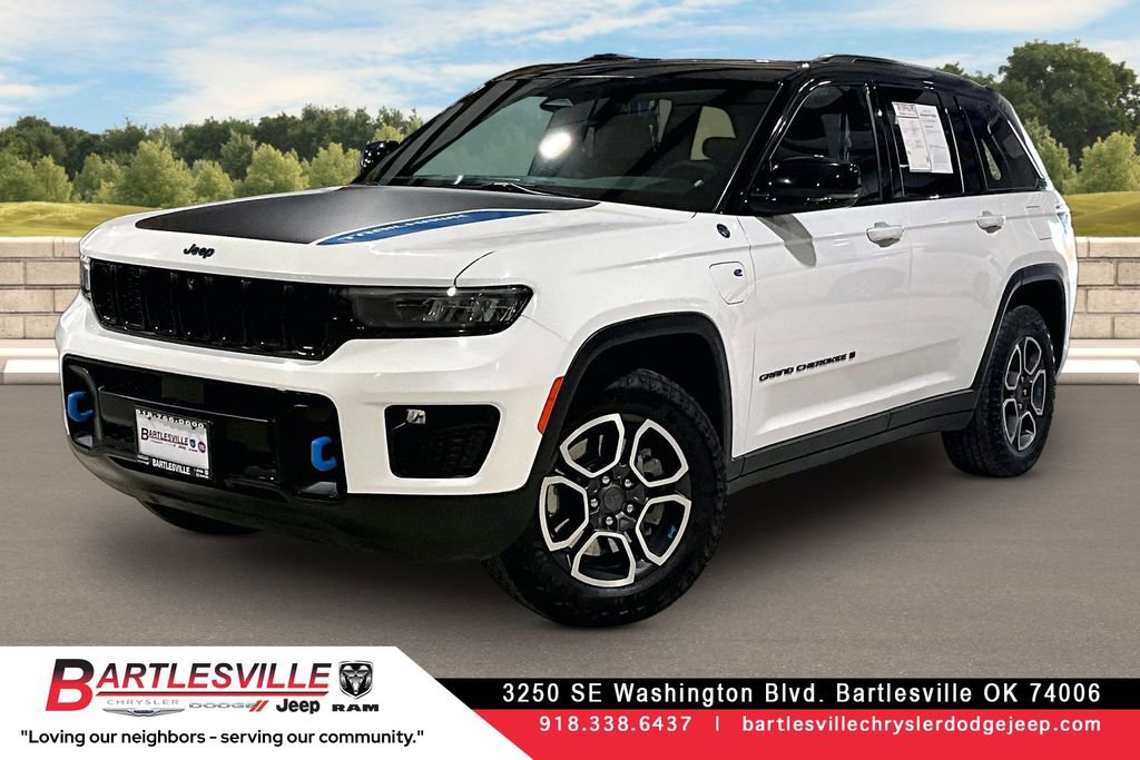 Used 2024 Jeep Grand Cherokee Trailhawk image 1