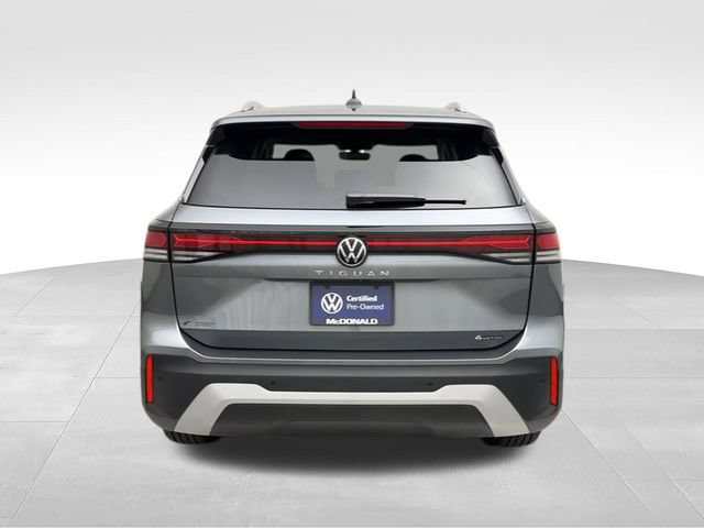 Certified 2025 Volkswagen Tiguan S AWD/4WD image 3