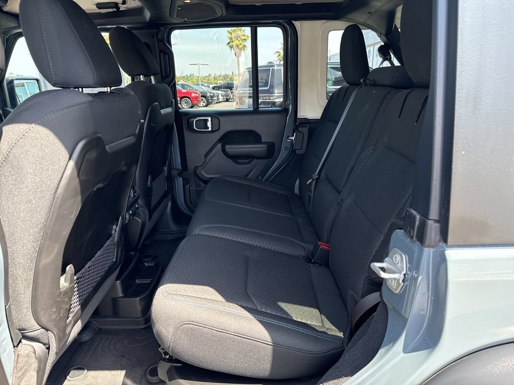 Used 2024 Jeep Wrangler Unlimited Rubicon 4xe AWD/4WD image 16