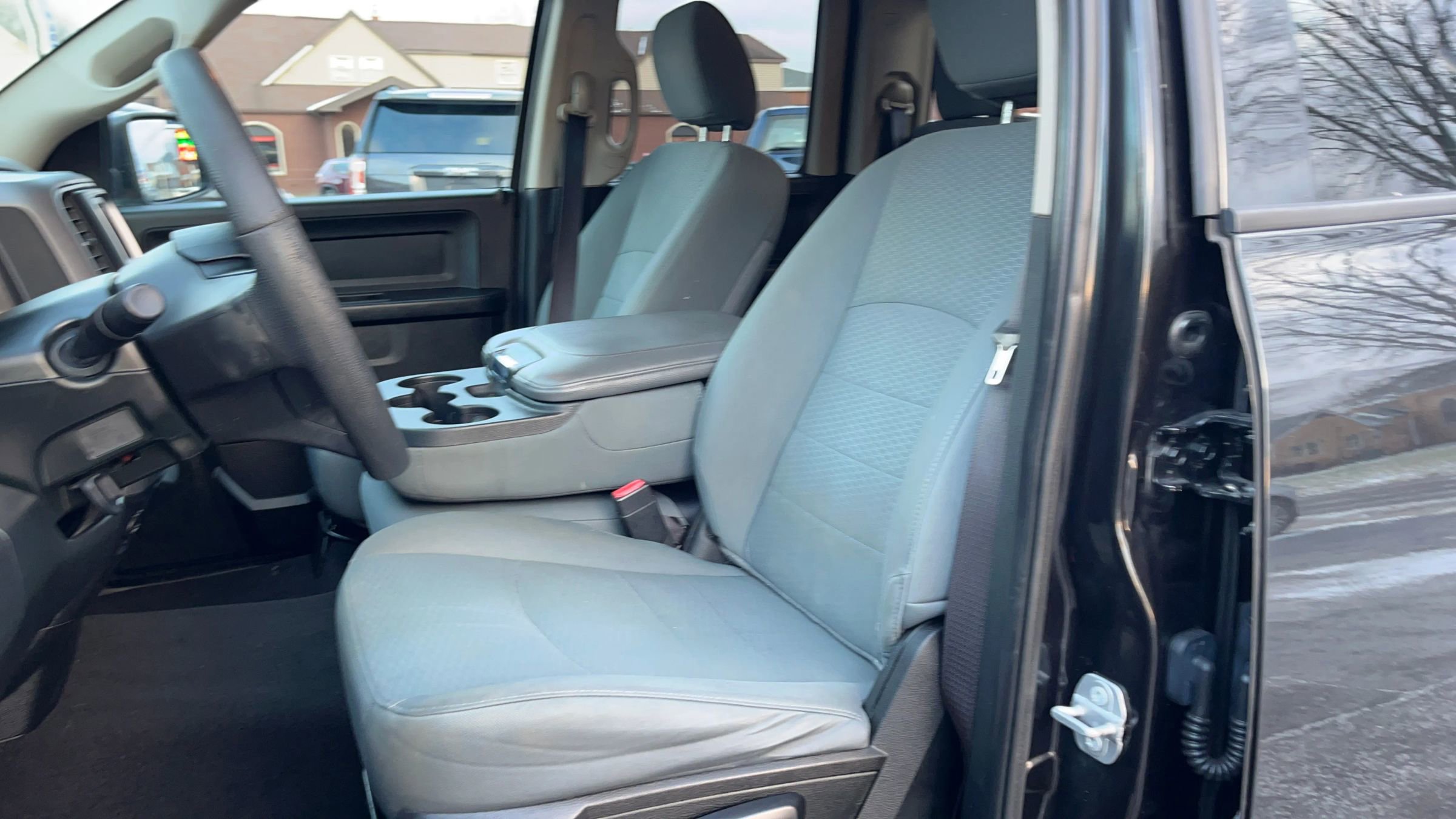 Used 2018 RAM 1500 Express w/ Express Value Package image 4