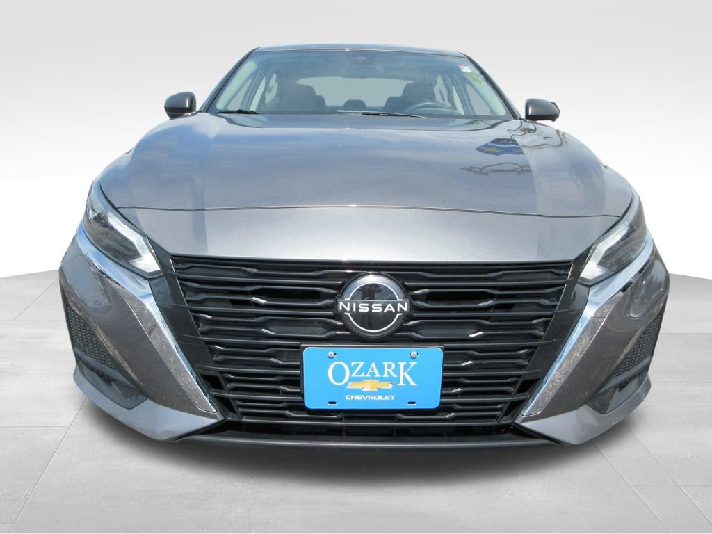 Used 2024 Nissan Altima 2.5 SV FWD image 8