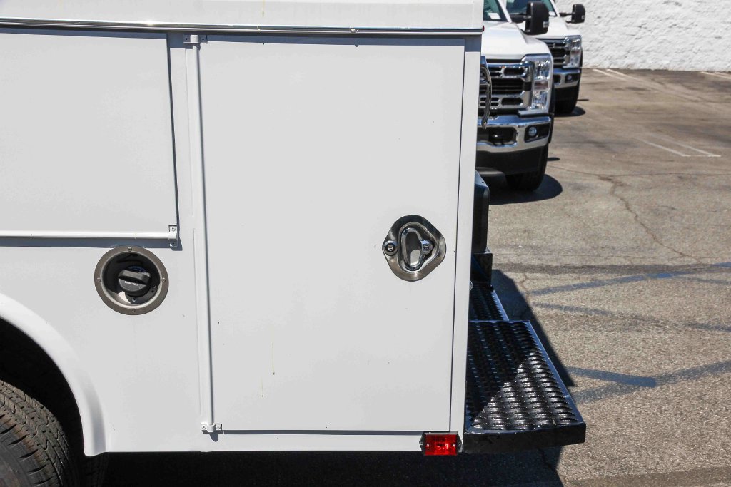 New 2025 Ford E-350 and Econoline 350 Super Duty w/ Power Equipment Group RWD image 9