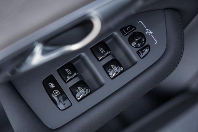 New 2026 Volvo XC90 B6 Plus w/ Protection Package Premier image 37