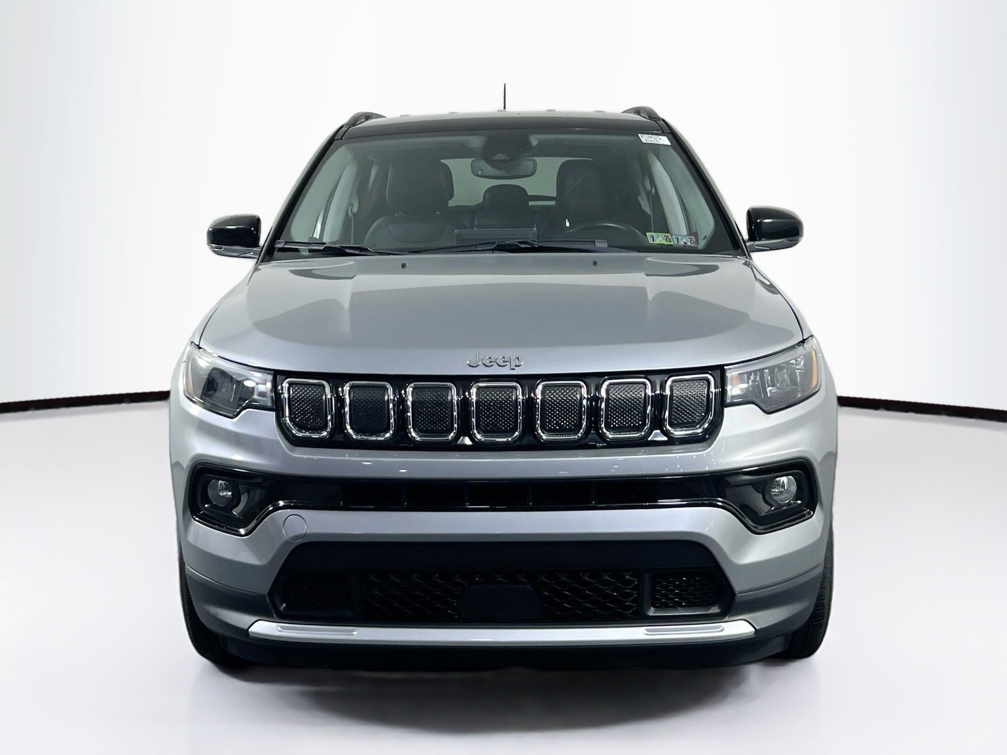Used 2022 Jeep Compass Limited AWD/4WD image 2