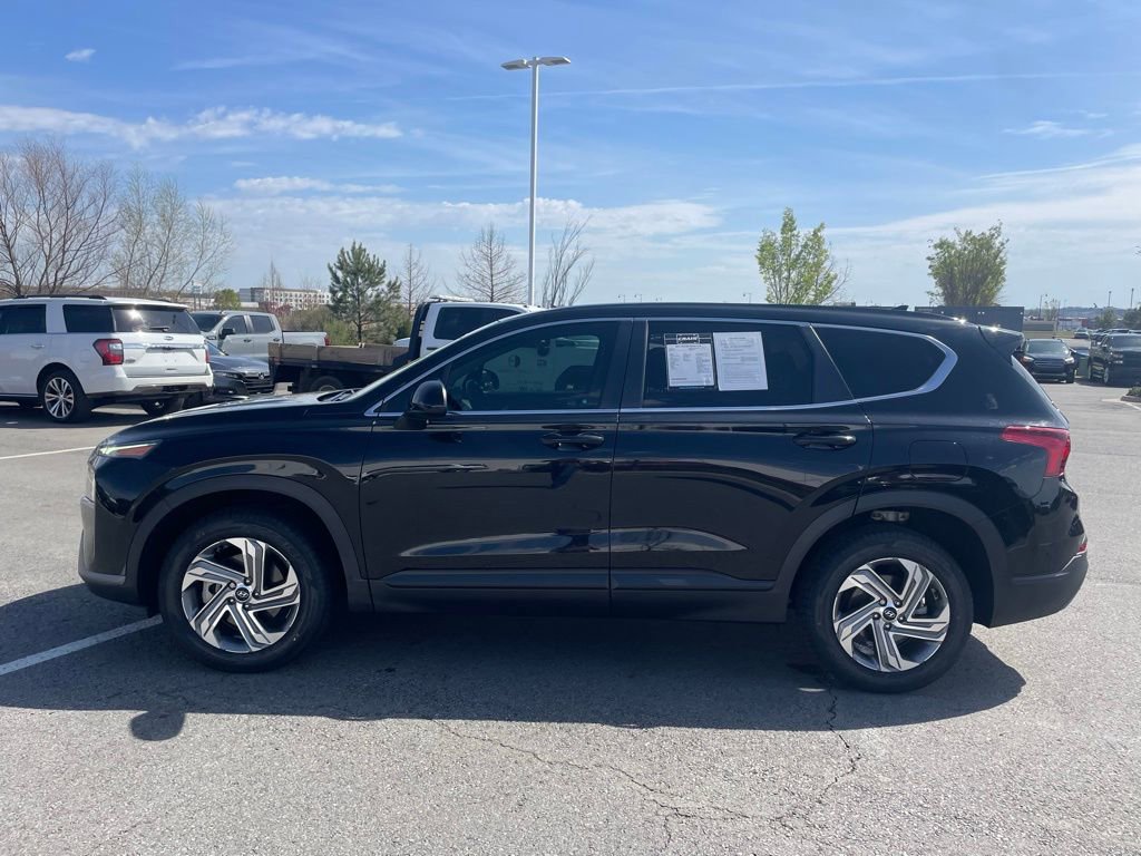 Used 2021 Hyundai Santa Fe SE w/ Cargo Package image 4