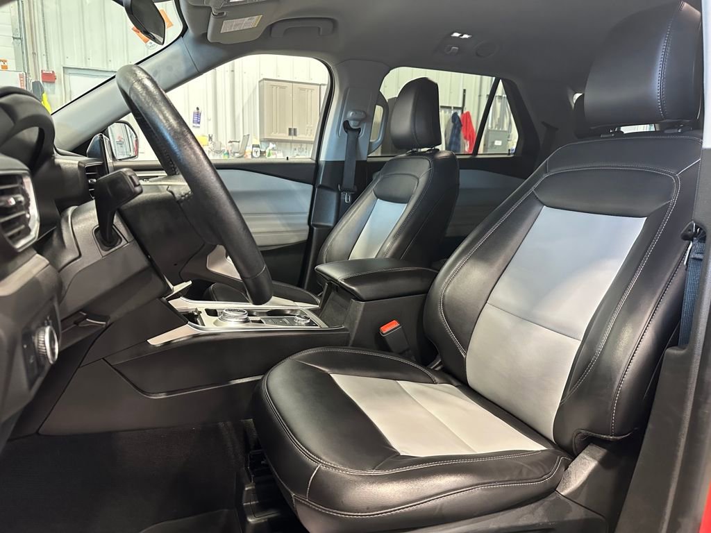 Used 2023 Ford Explorer XLT w/ Equipment Group 202A image 14