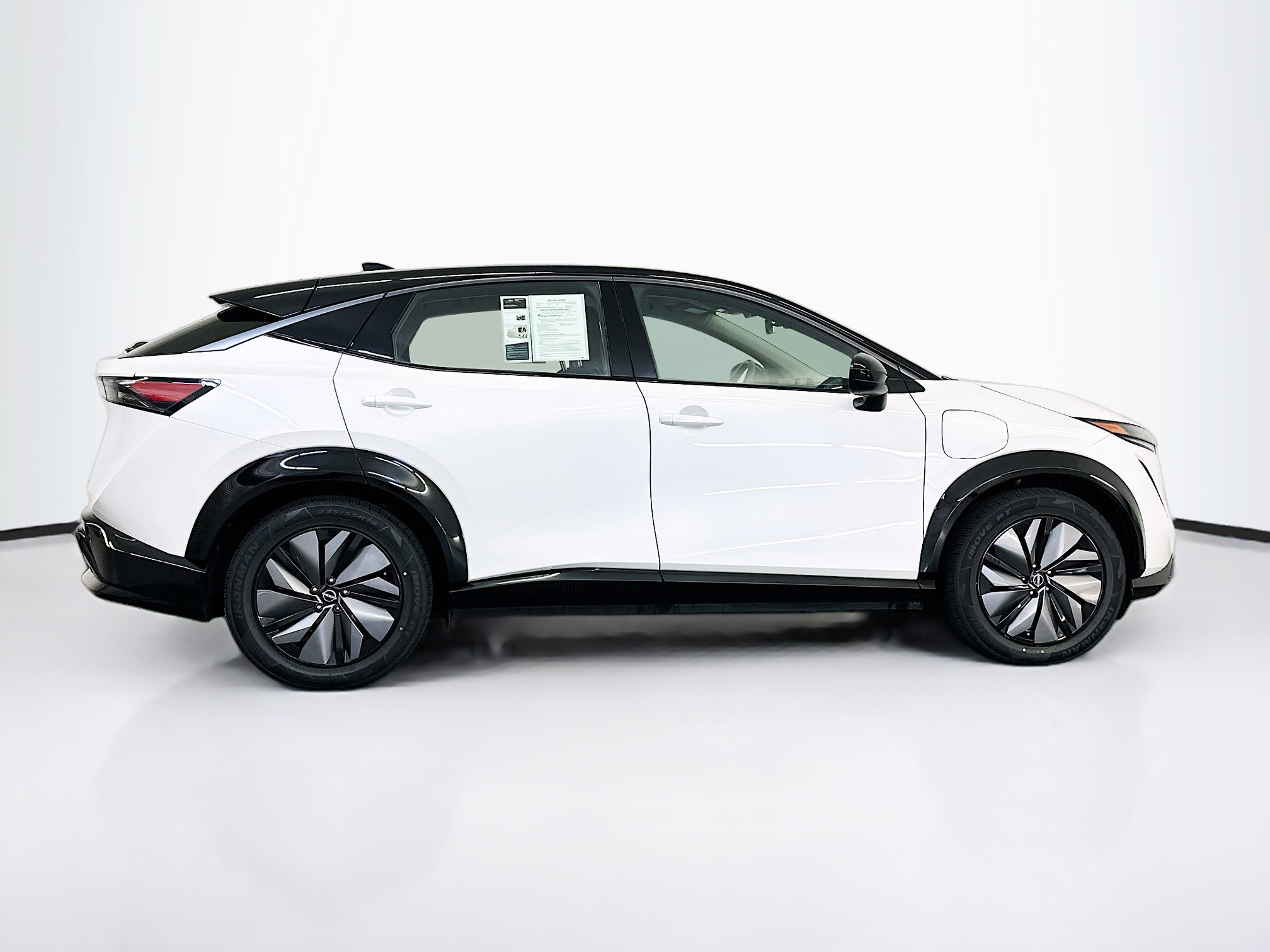 Used 2024 Nissan Ariya AWD image 10