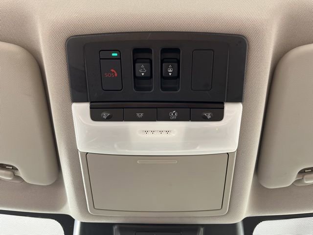 Used 2023 Nissan Rogue SV w/ SV Premium B Package image 37