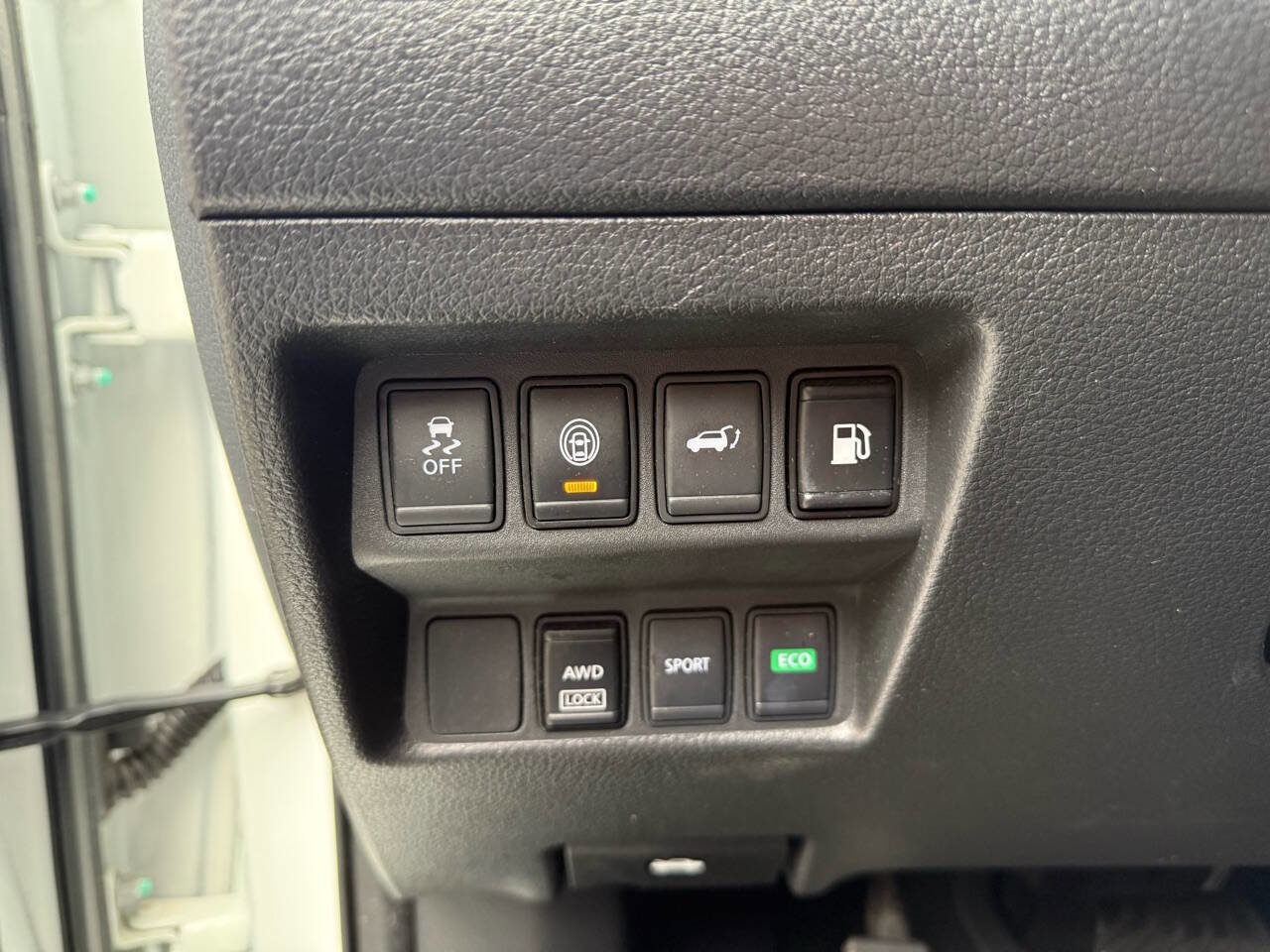 Used 2019 Nissan Rogue SV AWD/4WD image 22