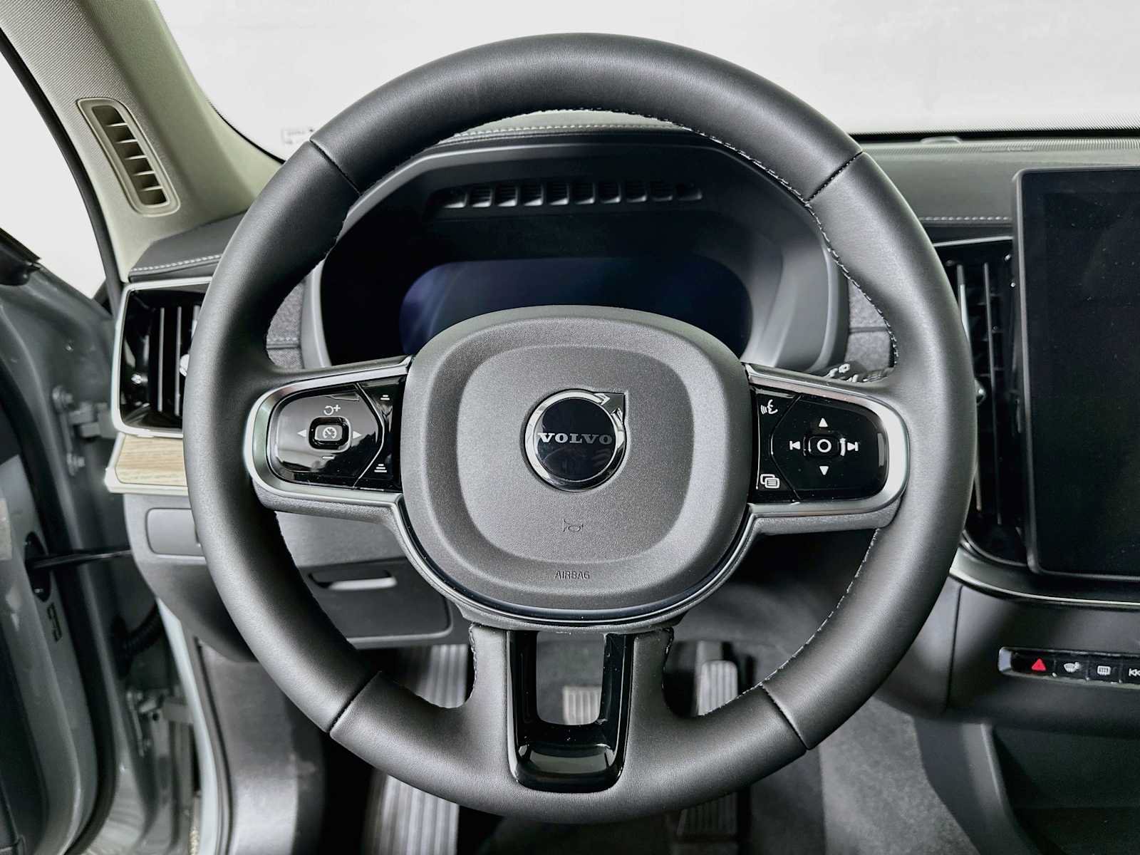 New 2027 Volvo XC90 B6 Plus AWD/4WD image 11