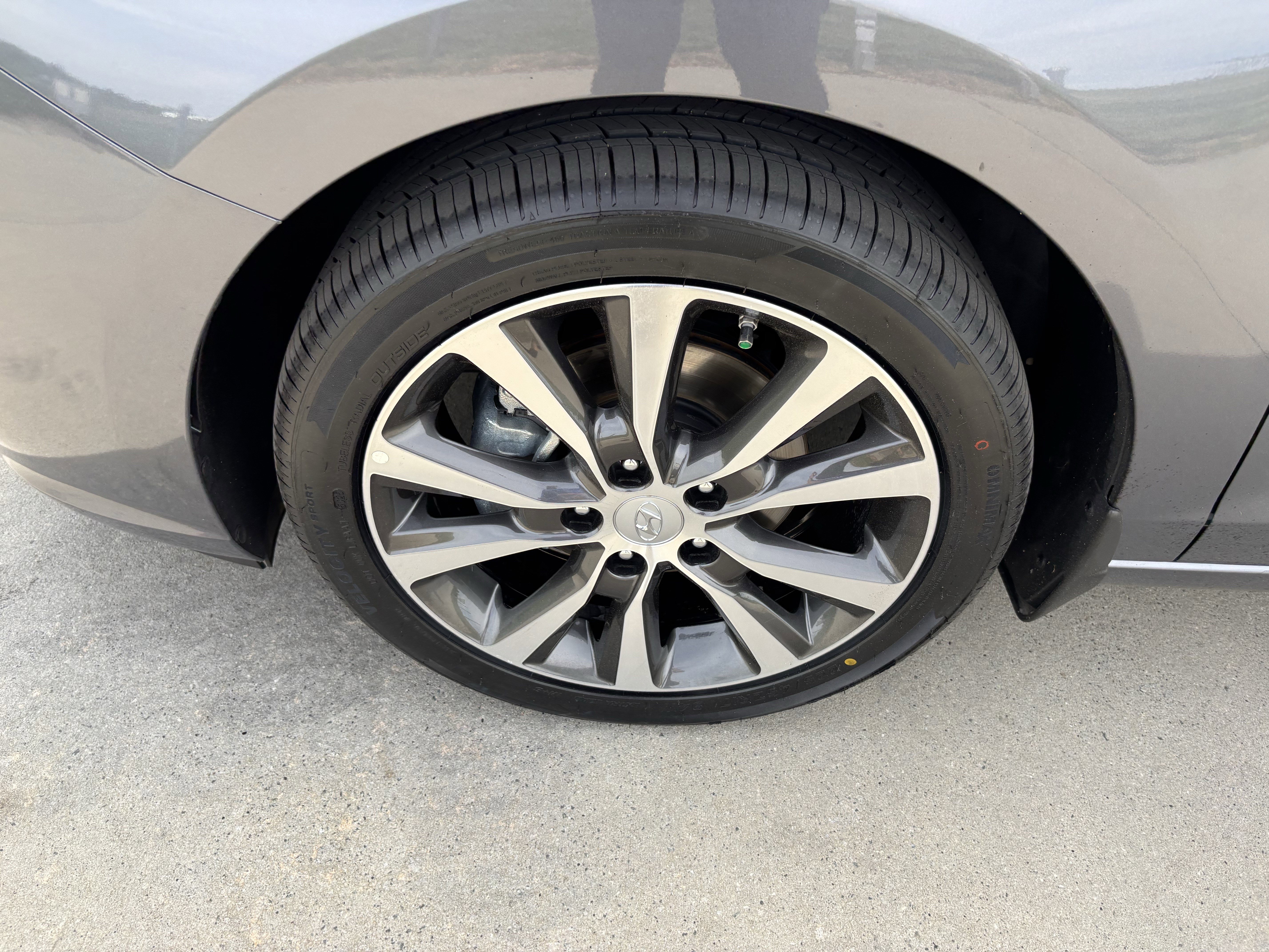 Used 2019 Hyundai Elantra GT image 12