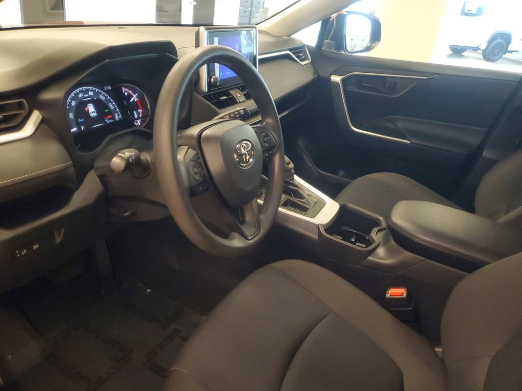 Used 2023 Toyota RAV4 LE image 15