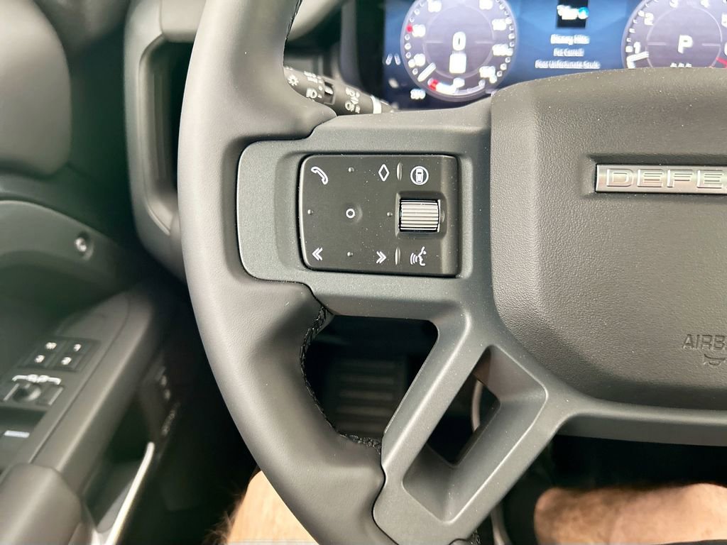 New 2026 Land Rover Defender 110 X-Dynamic SE AWD/4WD image 11