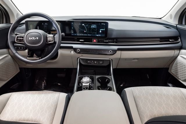 Certified 2025 Kia Carnival EX image 24