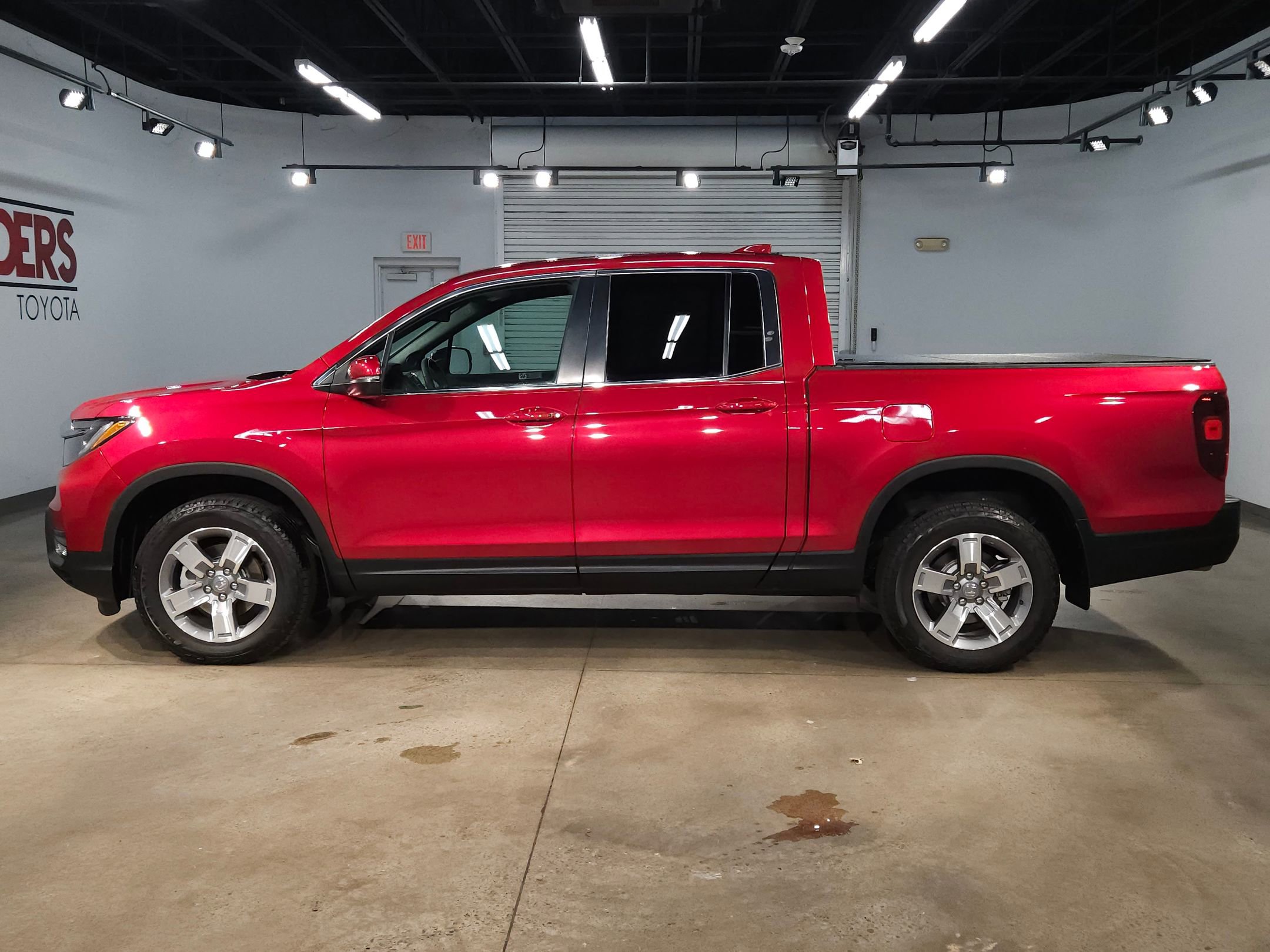 Used 2025 Honda Ridgeline RTL image 4