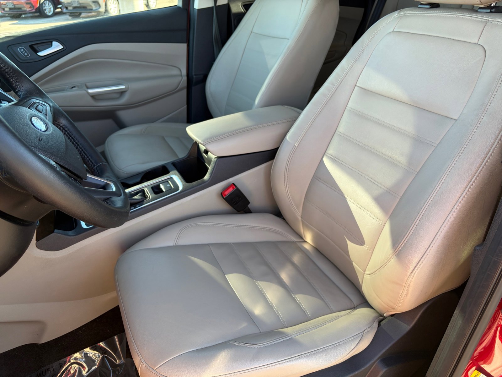 Used 2019 Ford Escape Titanium image 14