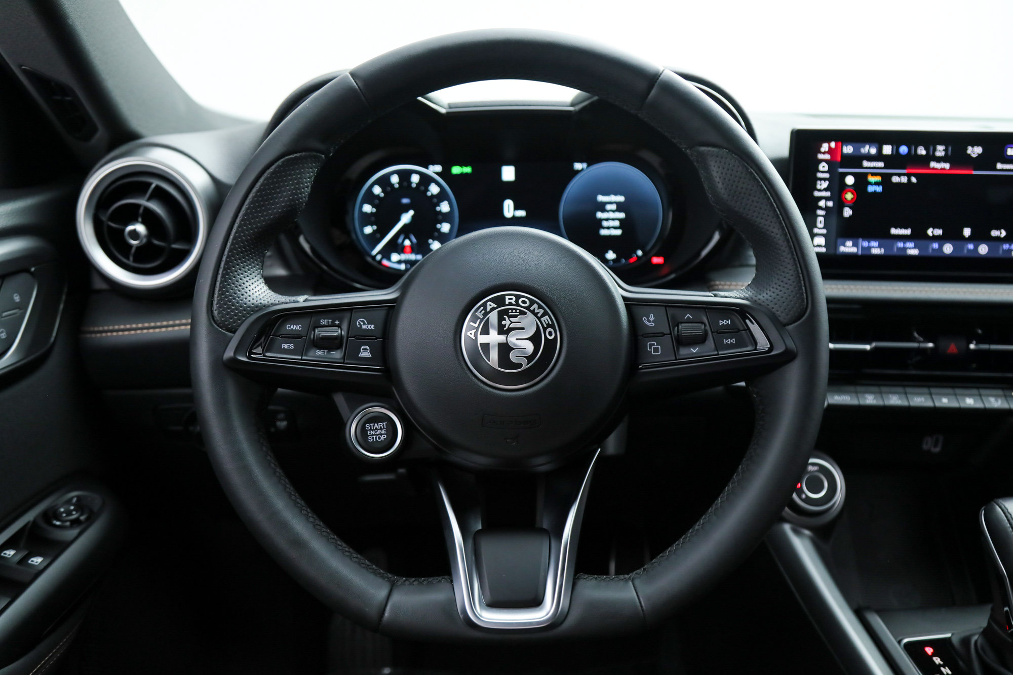 New 2025 Alfa Romeo Tonale AWD/4WD image 17
