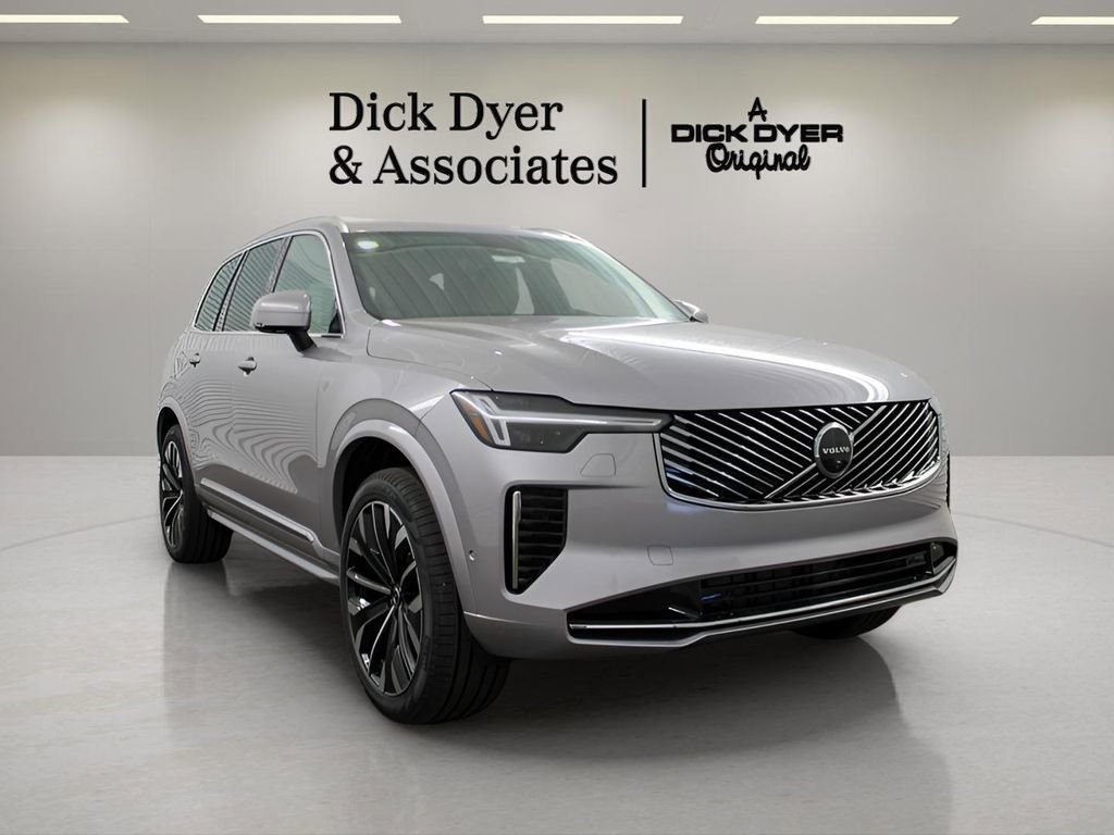 New 2026 Volvo XC90 B5 Plus w/ Protection Package Premier image 9