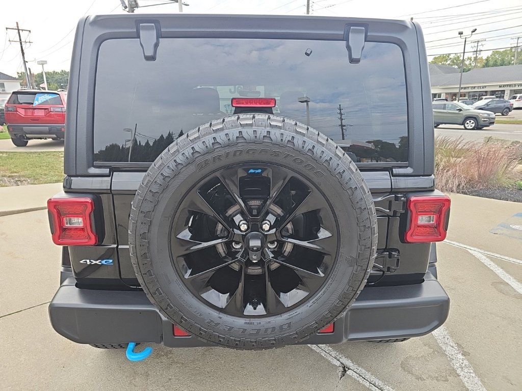 Certified 2023 Jeep Wrangler Unlimited Sahara w/ Cold Weather Group AWD/4WD image 14