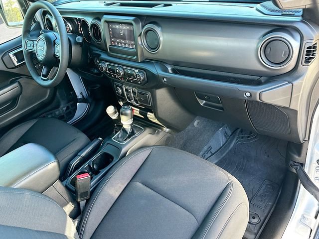 Used 2023 Jeep Gladiator Sport image 28