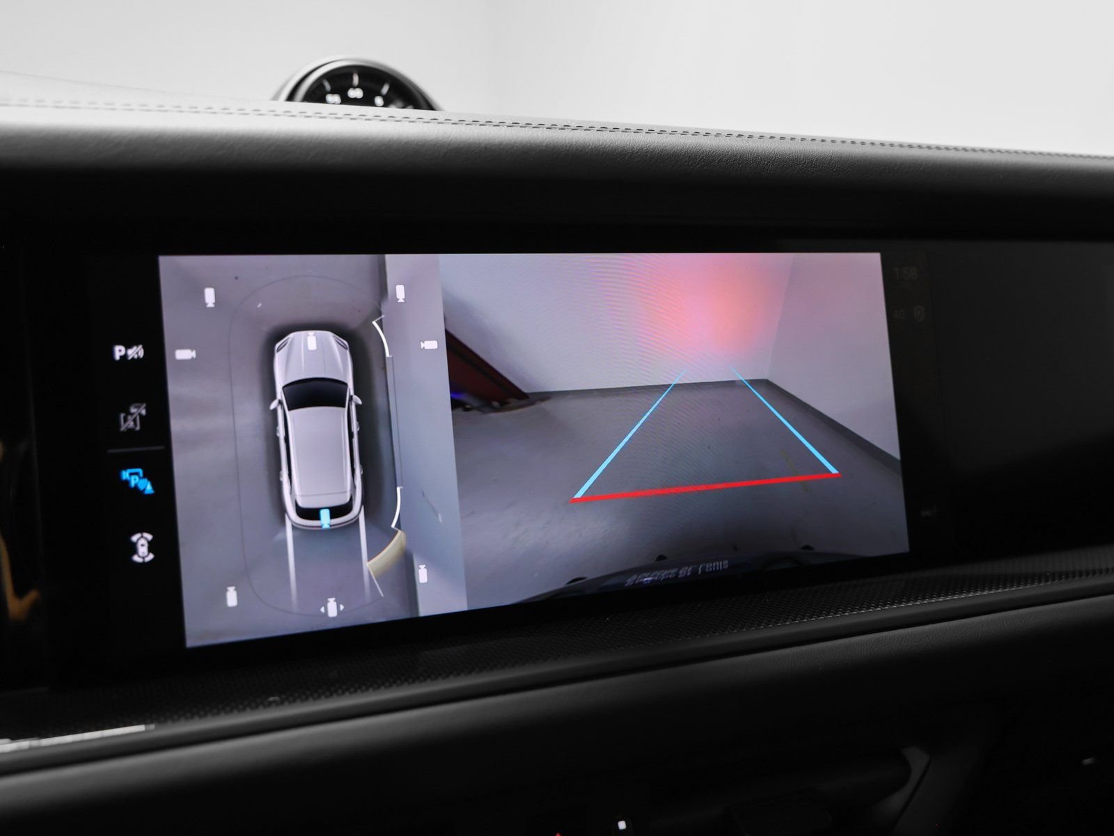 New 2026 Porsche Cayenne GTS image 43