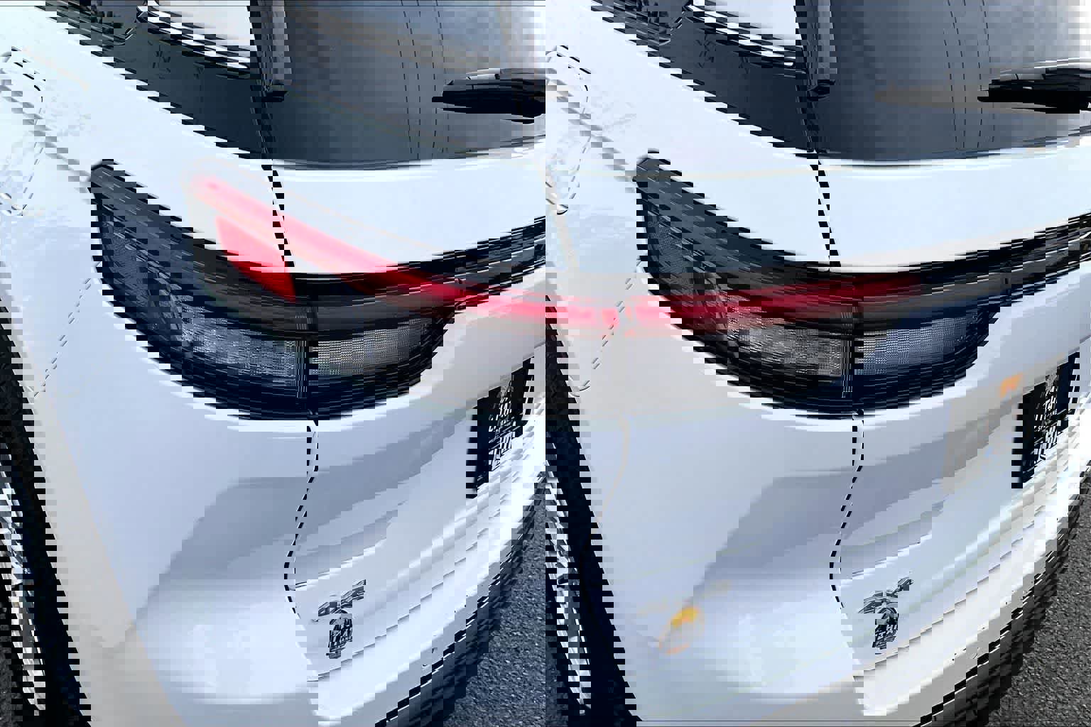 Used 2024 Jeep Grand Cherokee Laredo image 32