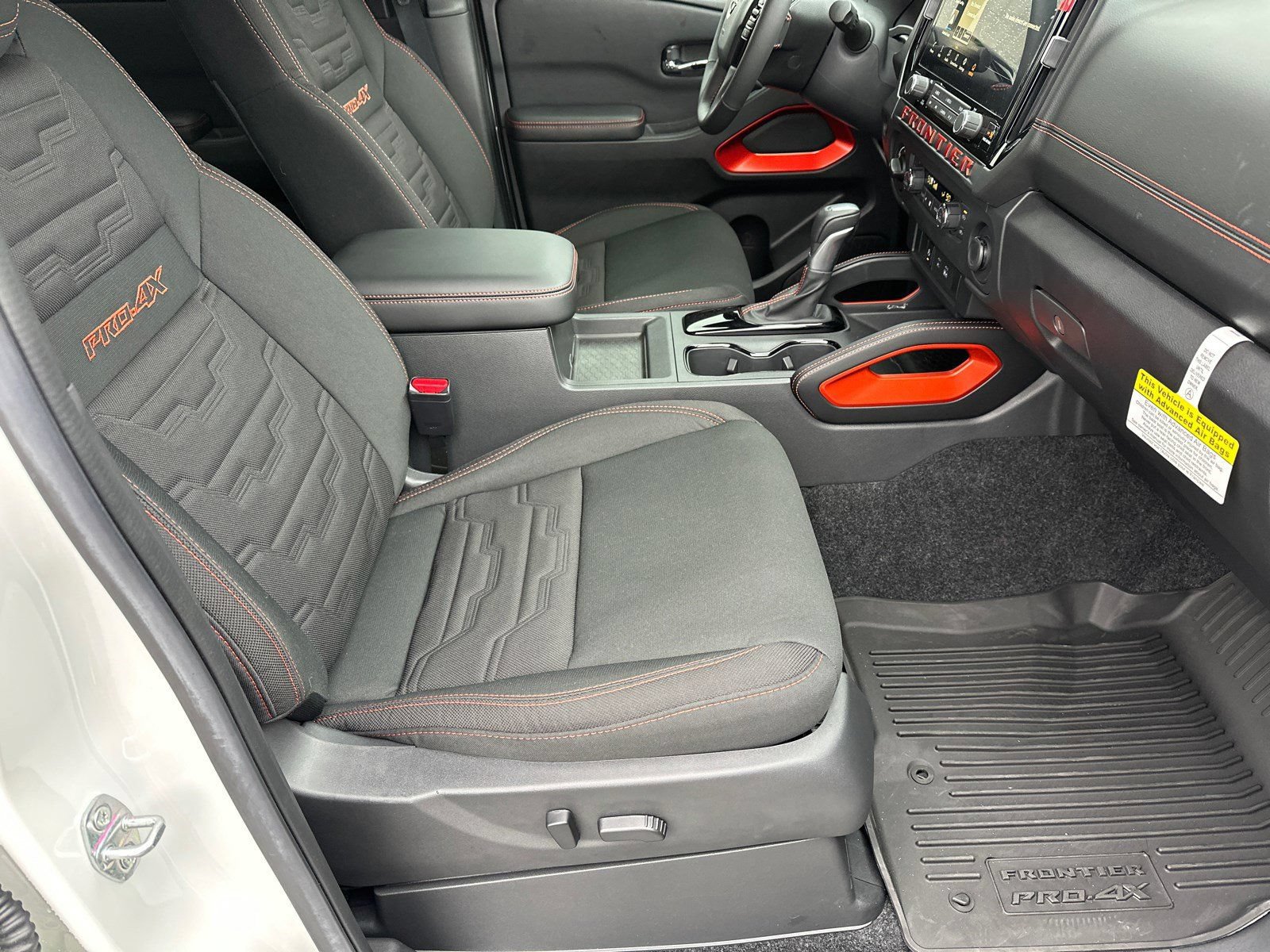 New 2025 Nissan Frontier PRO-4X AWD/4WD image 13