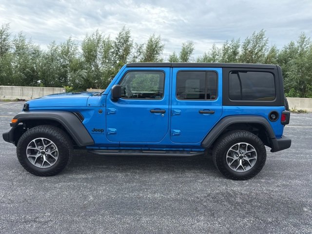 Used 2024 Jeep Wrangler Sport S image 2