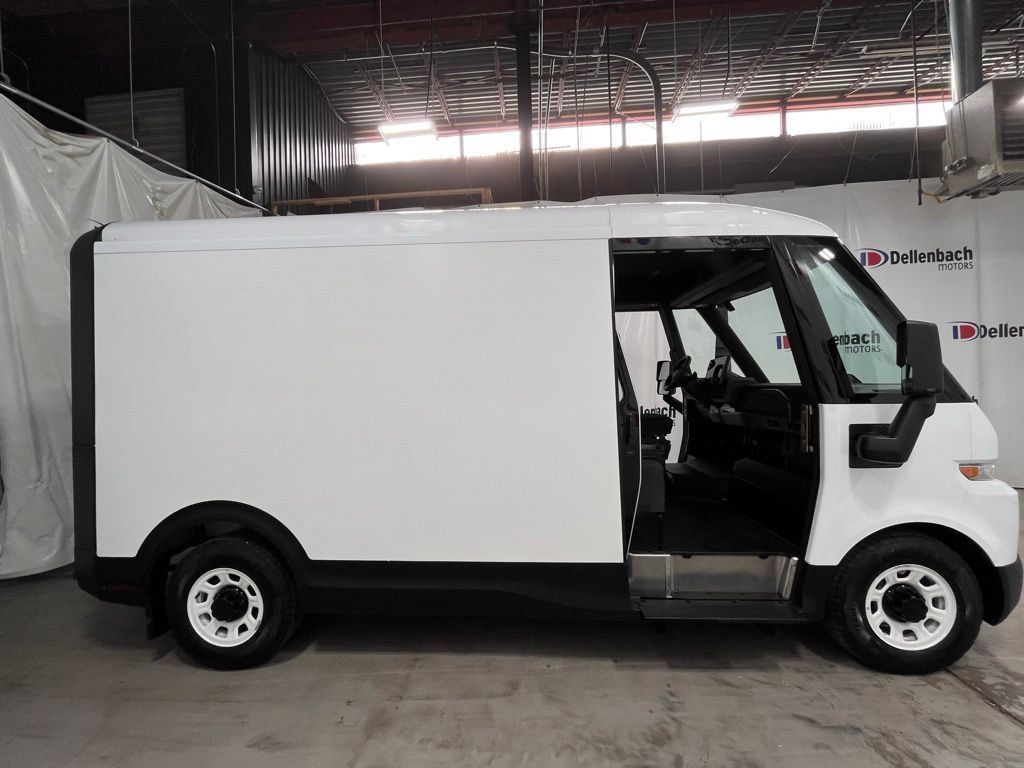 Used 2024 Chevrolet Brightdrop 400 w/ Commercial Equipment Package AWD/4WD image 1