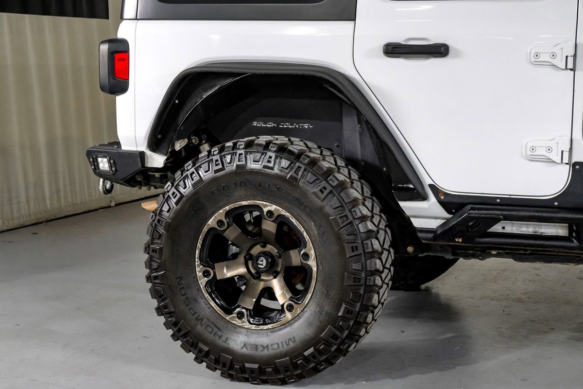 Used 2018 Jeep Wrangler Unlimited Sahara AWD/4WD image 5
