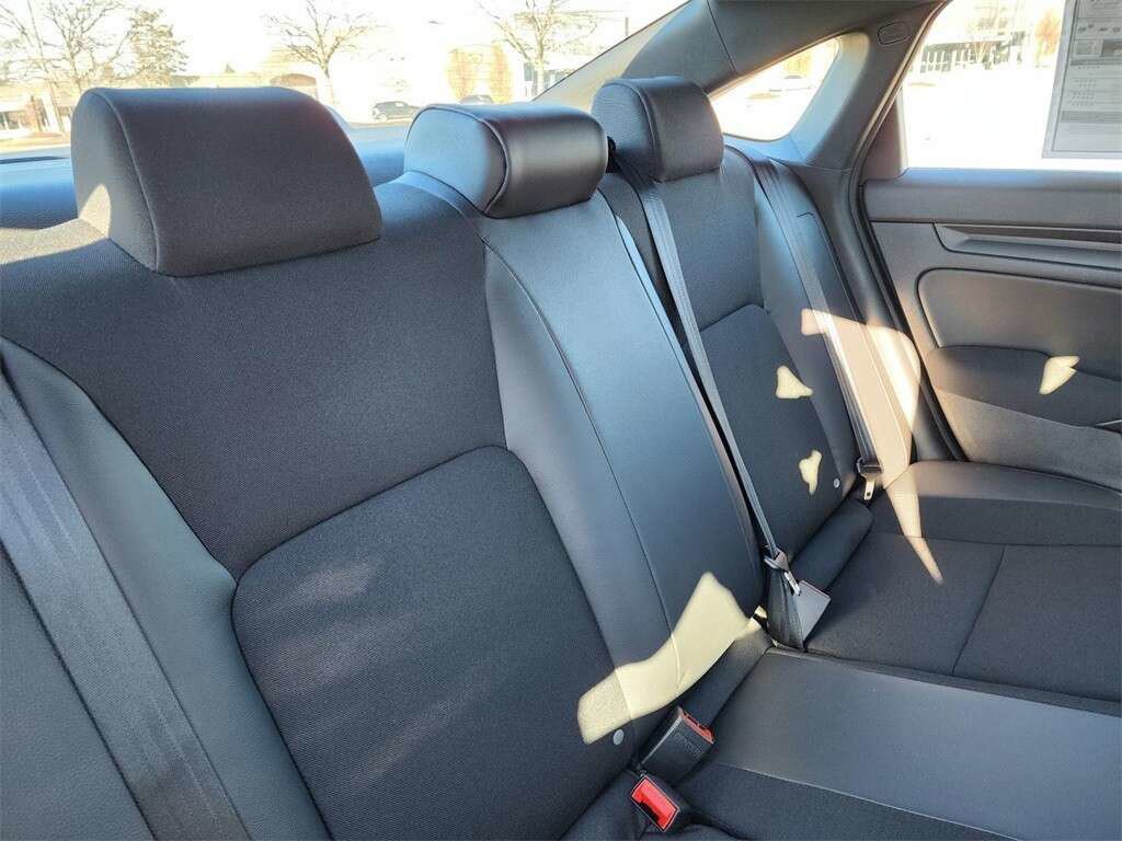 Used 2024 Honda Civic Sport image 17