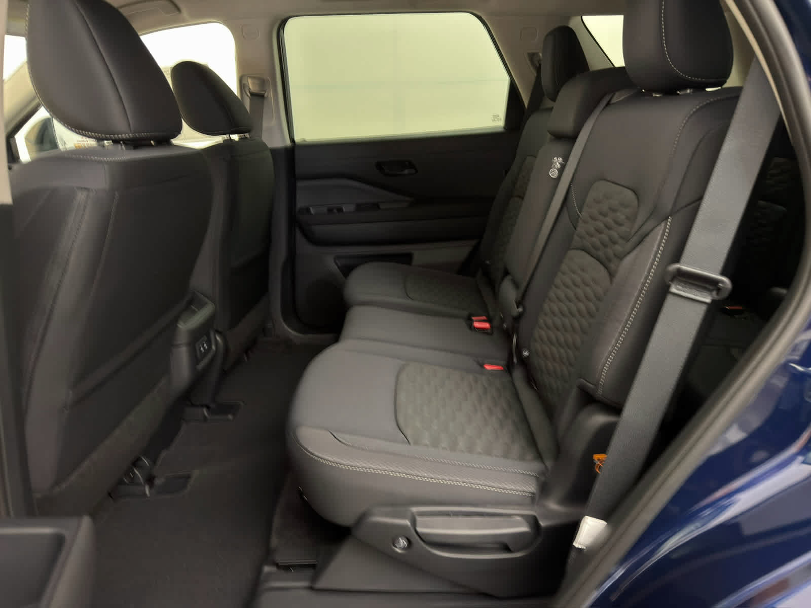 New 2026 Nissan Pathfinder SV w/ Cargo Package FWD image 16