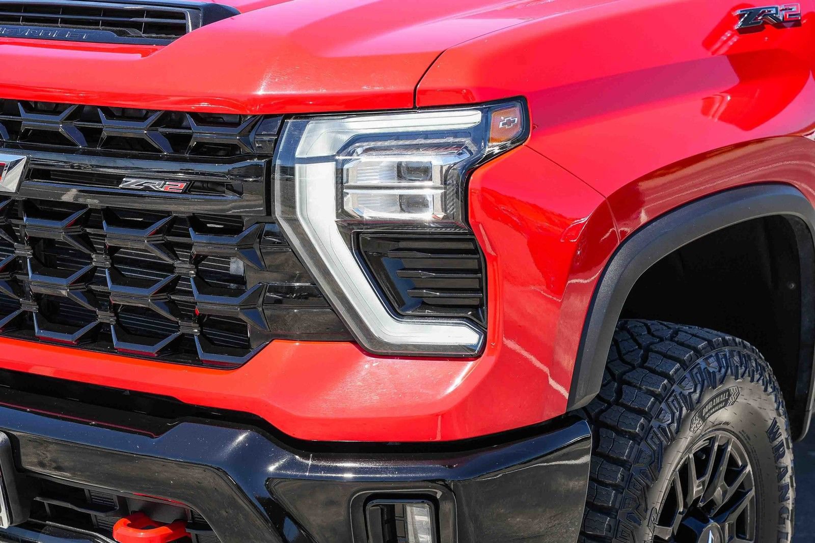 Used 2024 Chevrolet Silverado 2500 ZR2 w/ Technology Package AWD/4WD image 8