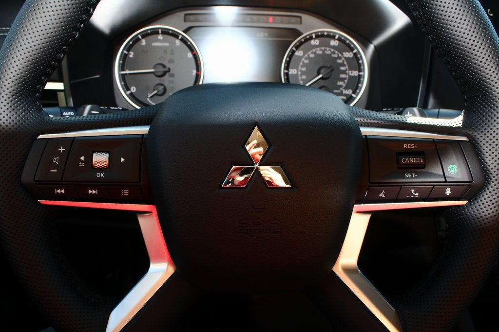 New 2026 Mitsubishi Outlander AWD image 14