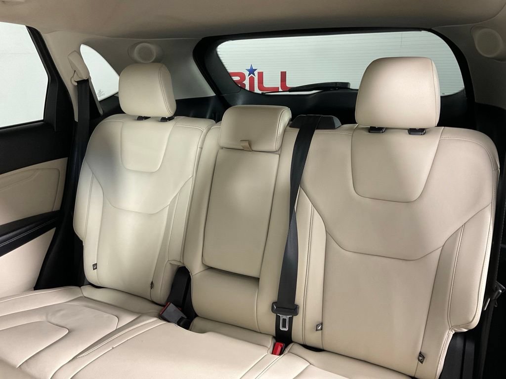 Used 2018 Ford Edge Titanium w/ Ford Safe & Smart Package FWD image 16