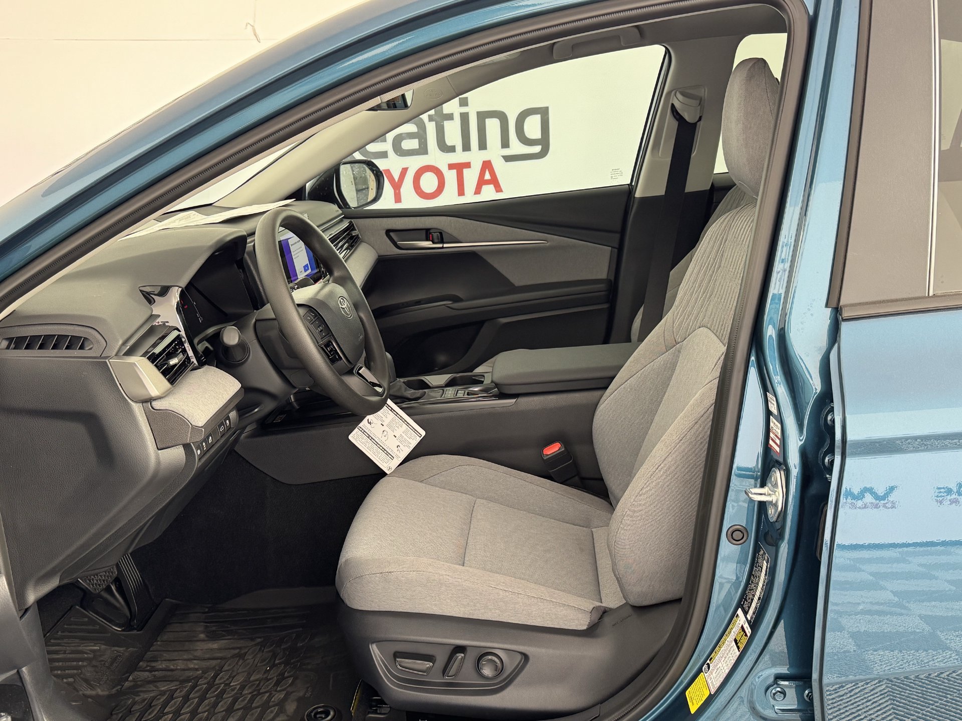 New 2026 Toyota Camry LE w/ Convenience Package FWD image 5