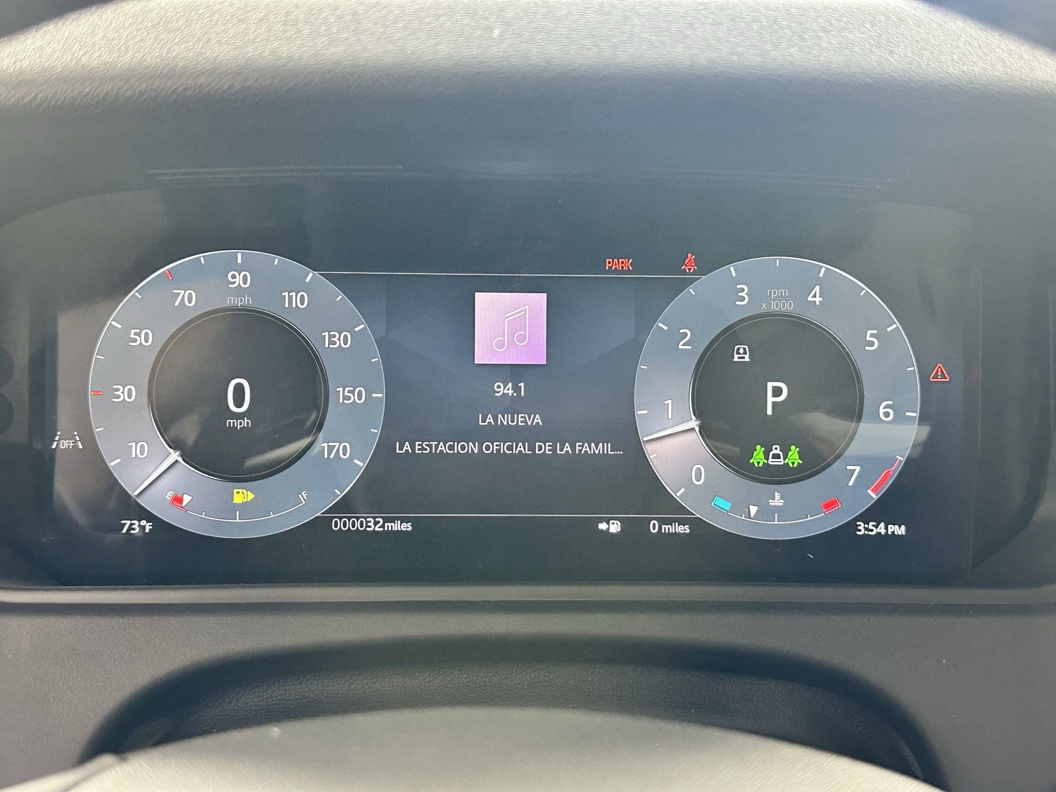 New 2026 Land Rover Range Rover Velar Dynamic SE image 16