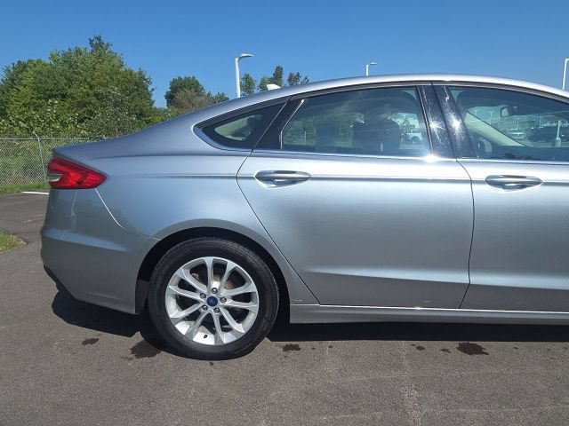 Used 2020 Ford Fusion SE FWD image 8