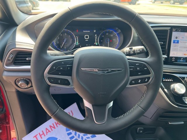 New 2026 Chrysler Pacifica Select image 14