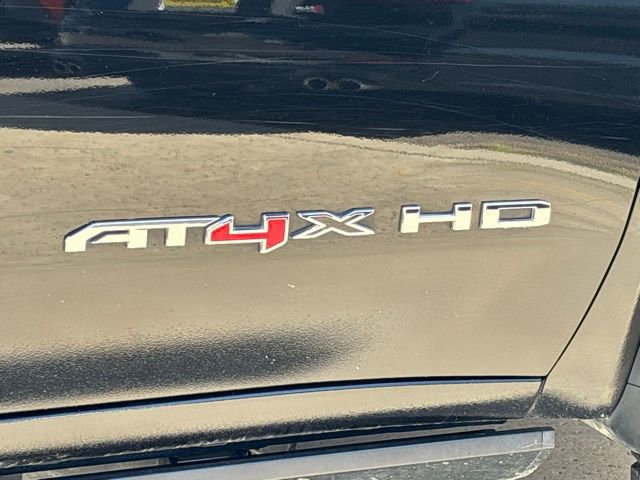 Used 2024 GMC Sierra 2500 AT4X image 2