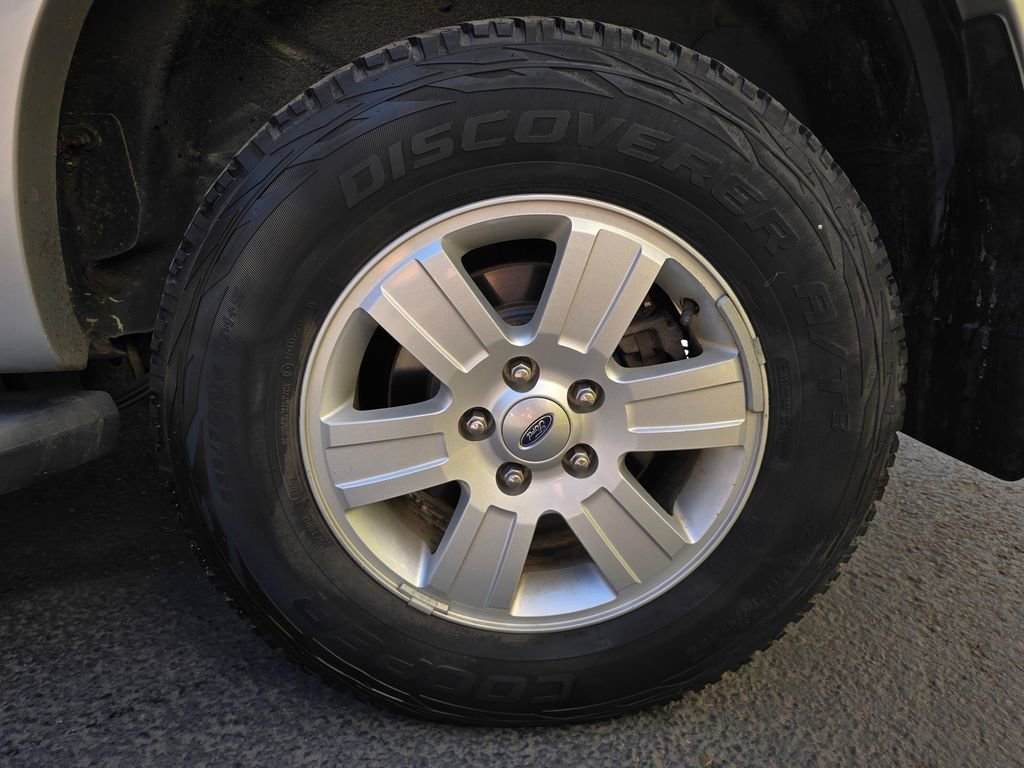 Used 2010 Ford Explorer XLT AWD/4WD image 6