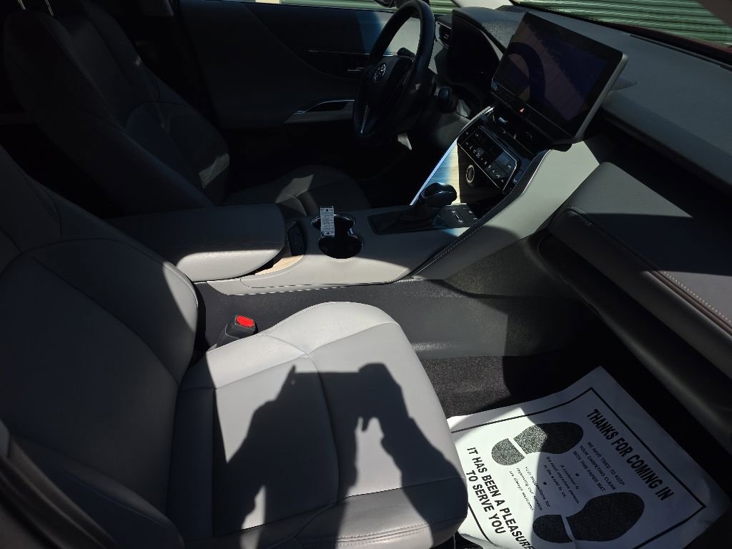 Used 2024 Toyota Venza XLE AWD/4WD image 18