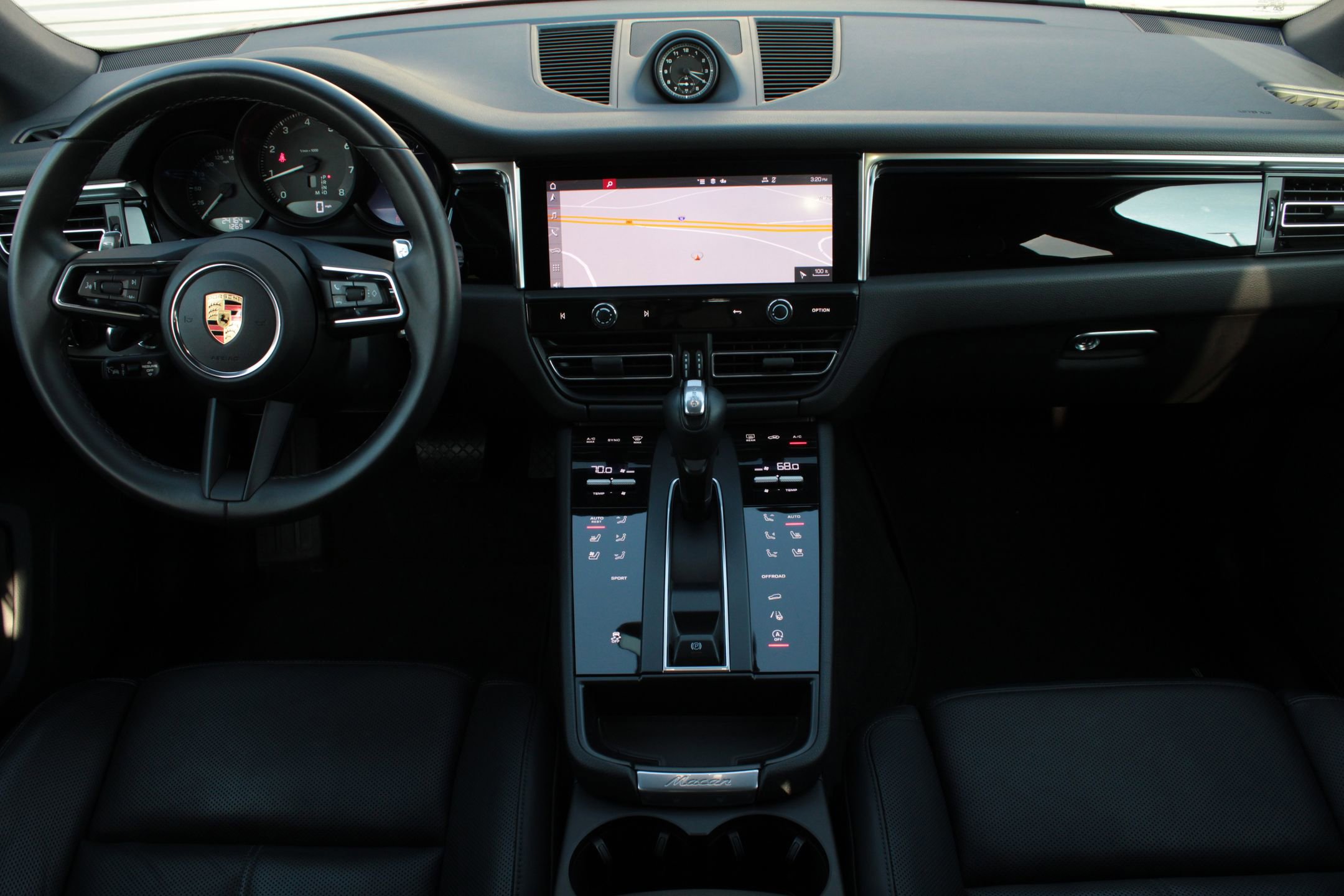 Used 2023 Porsche Macan image 22