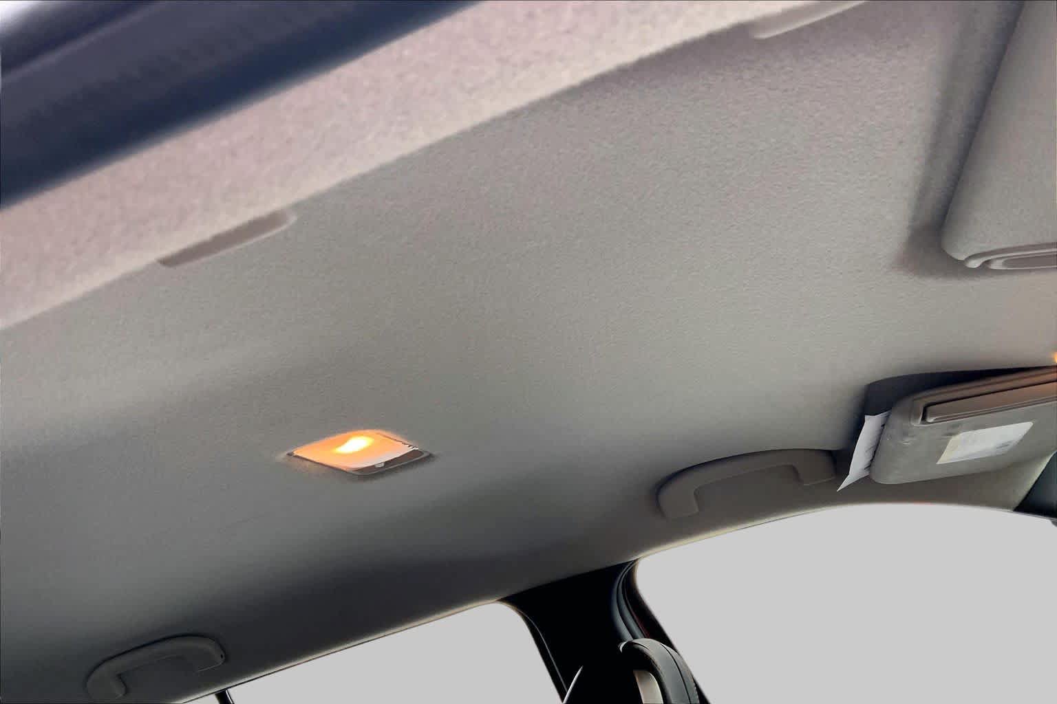 Used 2020 Nissan Kicks SR w/ SR Premium Package FWD image 14
