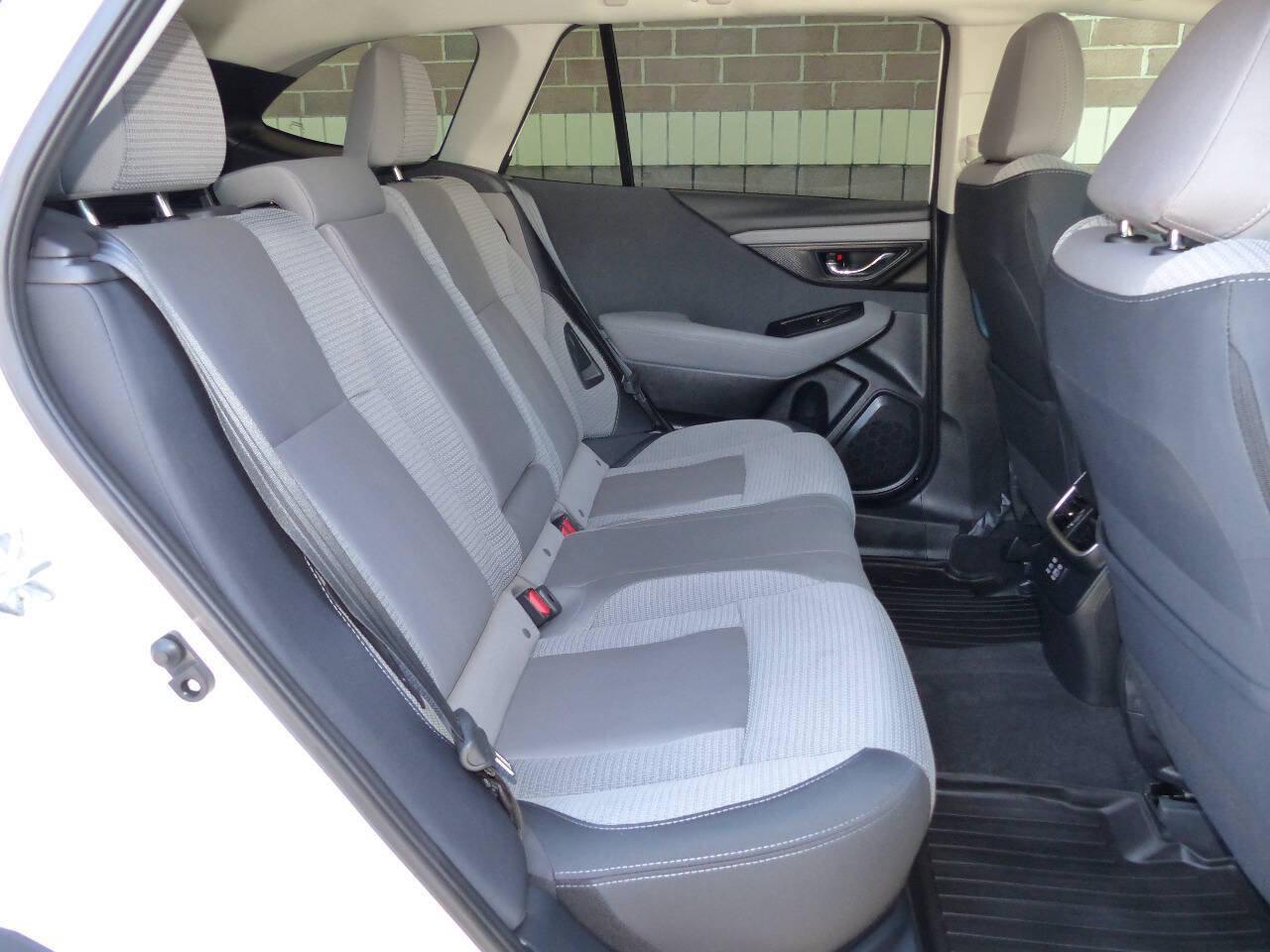 Used 2024 Subaru Outback Premium AWD/4WD image 37